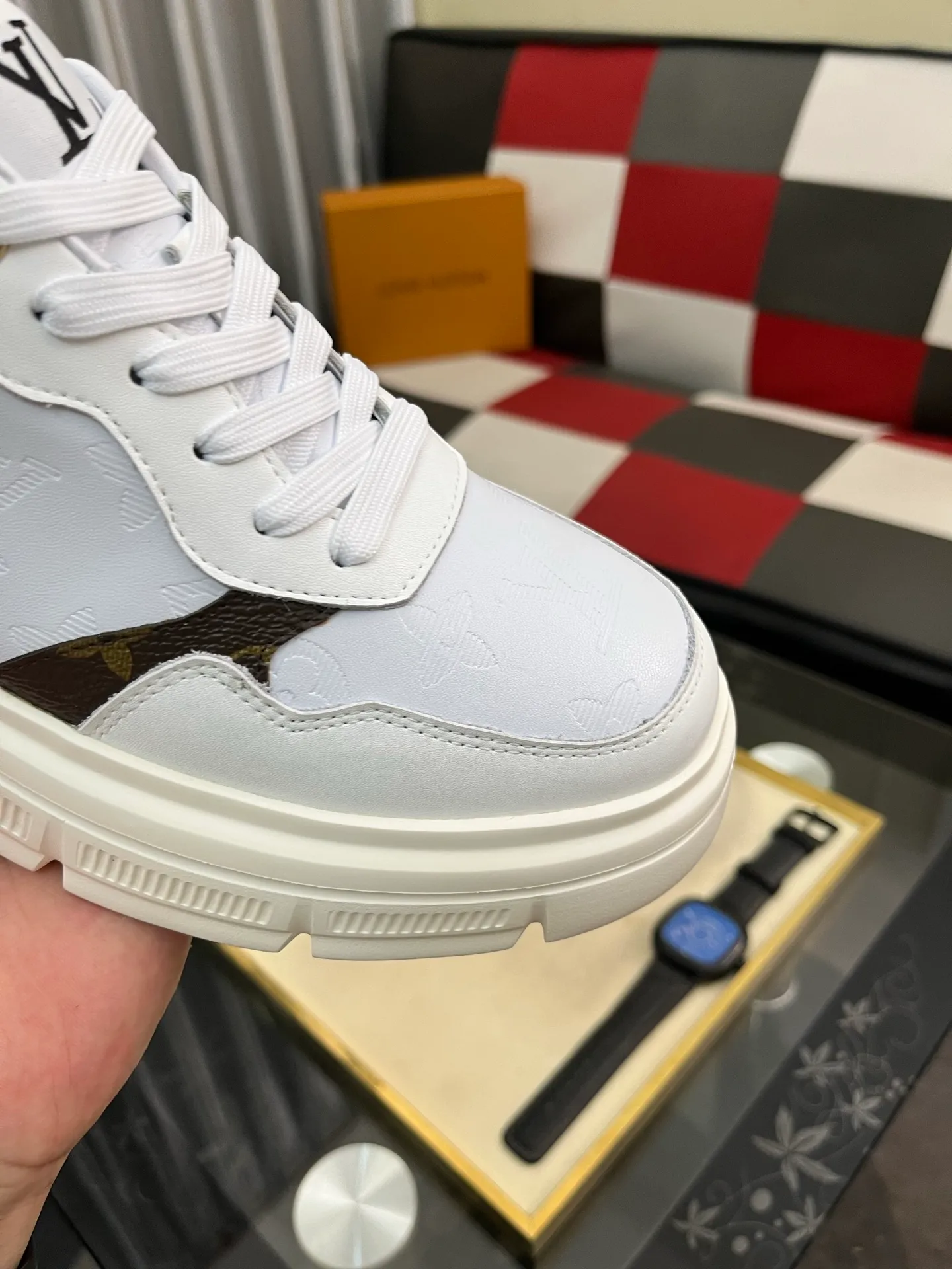 Men's shoes💰420⌚️⌚️"LOUI* VUITTO*" popular men's casual shoes, genuine Italian development💯purchasing level quality✔️The upper is made of official website material first-layer cowhide, comfortable and soft sheepskin feet⚡️Fashionable and versatile. The toe last shape is firm and full, and the soles are made from LV original molds and can be moved in and out of the counter at will. Light and comfortable on the foot~purely handmade, details determine quality! Size:38-442️⃣Colors available